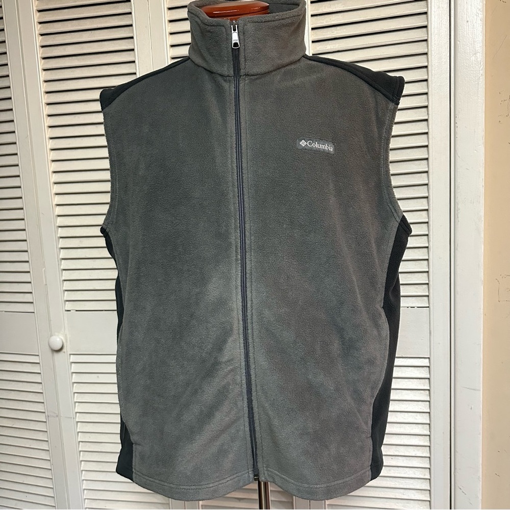 NWOTs  Columbia Fleece Vest  Size XL  2 Tone Gray